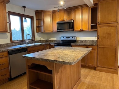 3 Buttonwood St unit 1, Bristol, RI 02809 - photo 4