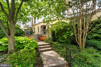 1480 Evans Farm Dr unit 202, McLean, VA 22101 - photo 2