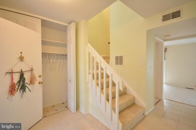 12718 Torrington St, Woodbridge, VA 22192 - photo 2