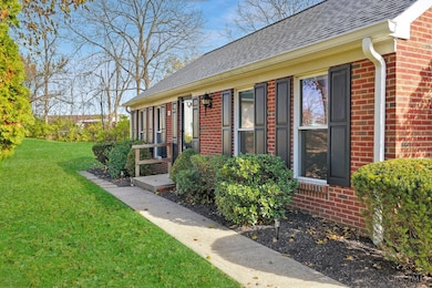 6355 Corbly Rd, Cincinnati, OH 45230 - photo 3