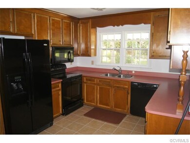 3330 Oakwood Cir, Petersburg, VA 23805 - photo 2