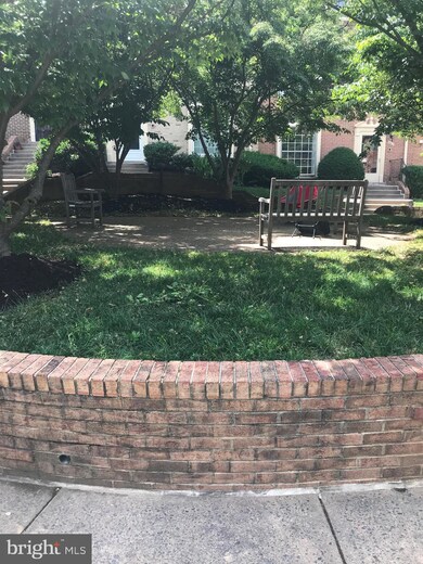 658 N Armistead St, Alexandria, VA 22312 - photo 3