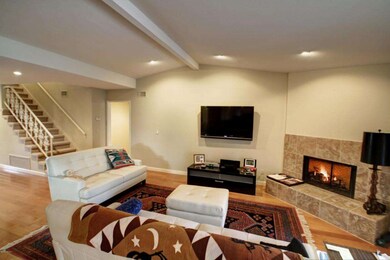 Living room w/fireplace