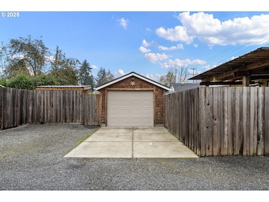 341 16th St, Springfield, OR 97477 - photo 4