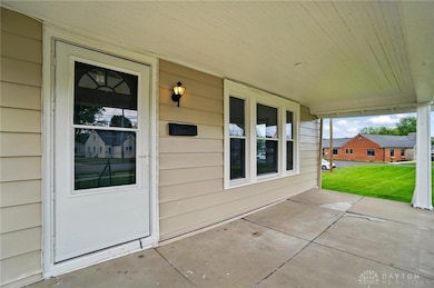 902 N Detroit St, Xenia, OH 45385 - photo 2