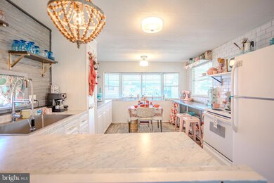 32 Davis Ave, Gettysburg, PA 17325 - photo 2