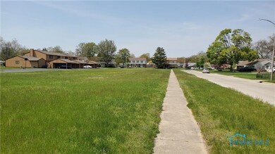 2813 Piddock Rd, Toledo, OH 43613 - photo 2