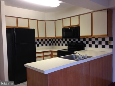 18122 Windsor Hill Dr, Olney, MD 20832 - photo 4