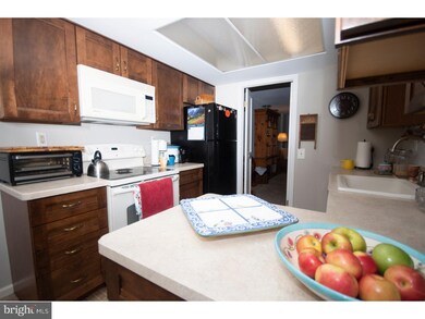 1302 Putnam Blvd unit 42, Wallingford, PA 19086 - photo 7