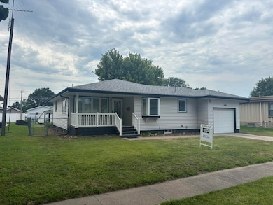 1209 5th St, Columbus, NE 68601 - photo 2