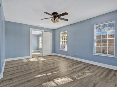 912 S Armstrong Ave unit 2, Denison, TX 75020 - photo 4