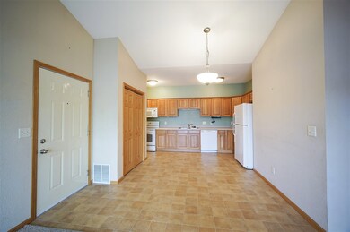 2625 Orchard Dr unit 6, Cedar Falls, IA 50613 - photo 2