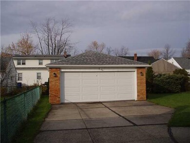 Parking Lot/Garage