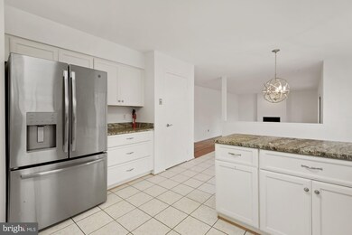 2603 Oakenshield Dr, Potomac, MD 20854 - photo 4