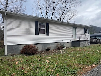 184 A & E Music Rd, Prestonsburg, KY 41653 - photo 6