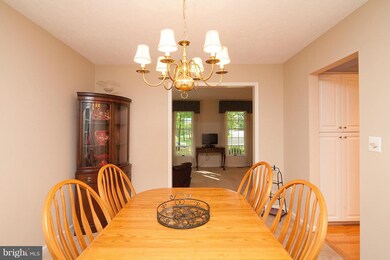 7000 Brentwood Dr, Marriottsville, MD 21104 - photo 5