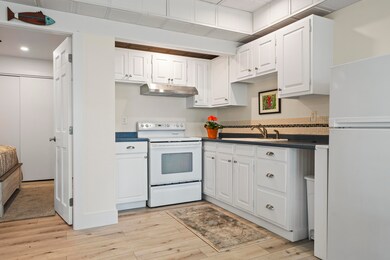 56 West St unit D, Boothbay Harbor, ME 04538 - photo 6