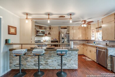 1306 N Milam St, Fredericksburg, TX 78624 - photo 7