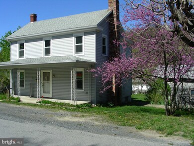 28 S Laurel Ave, Berkeley Springs, WV 25411 - photo 2