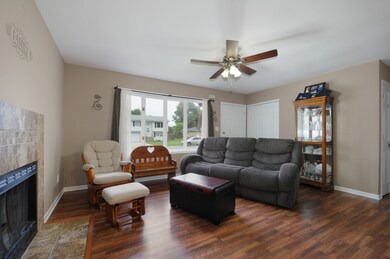 106 Mary St unit 2, Oswego, IL 60543 - photo 5