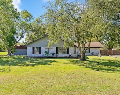 203 Cr 231 (Prairie Ln), Bay City, TX 77414 - photo 4