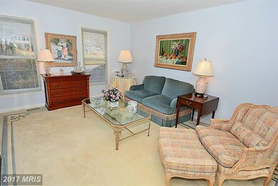 12213 Folkstone Dr, Herndon, VA 20171 - photo 2