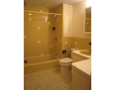 52 Salem St unit 2r, Boston, MA 02113 - photo 6