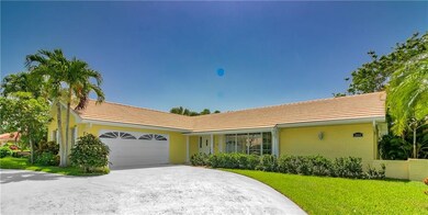 3904 SE Fairway East, Yacht & Country Club of Stua