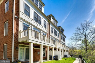 10667 Yorktown Ct, Fairfax, VA 22030 - photo 7