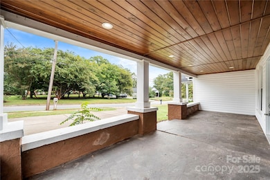 215 W D St, Newton, NC 28658 - photo 6