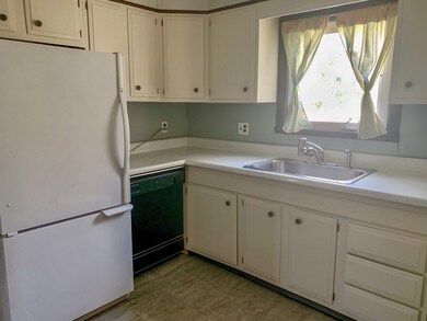 21 Casino Ave, Chicopee, MA 01013 - photo 6