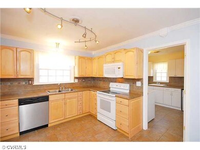 Kitchen - Like new kitchen renovated by current ow