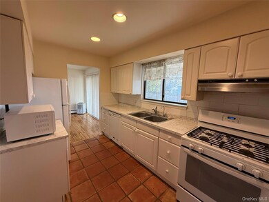 35 A S Norwood Rd unit A, Sands Point, NY 11050 - photo 6