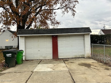 21130 Arbor Ave, Euclid, OH 44123 - photo 3