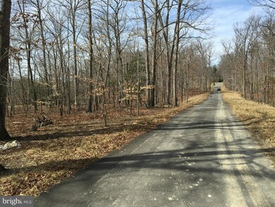 9881 Oxcrest Dr, Fairfax Station, VA 22039 - photo 4