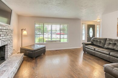 916 Pittview Ct, Central Point, OR 97502 - photo 5