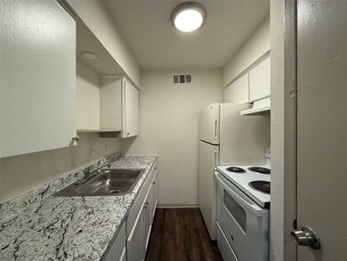 3627 Almazan Dr unit C117, Dallas, TX 75220 - photo 2