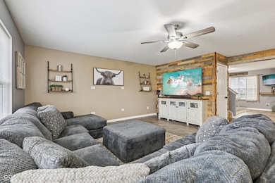 2277 S Briarwood Dr, New Palestine, IN 46163 - photo 7