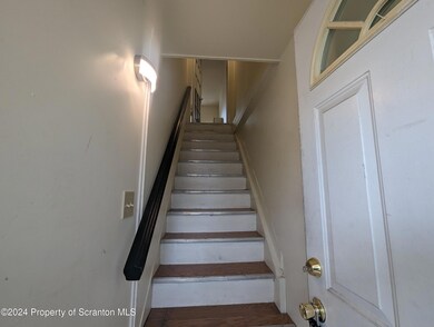 1045 N Irving Ave unit 2nd fl, Scranton, PA 18510 - photo 5