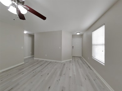 9922 Orchid Spring Ln, Houston, TX 77044 - photo 3