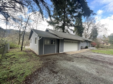 639 N Old Pacific Hwy, Myrtle Creek, OR 97457 - photo 2