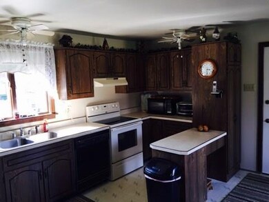 1185 Murray Ave, Latrobe, PA 15650 - photo 5