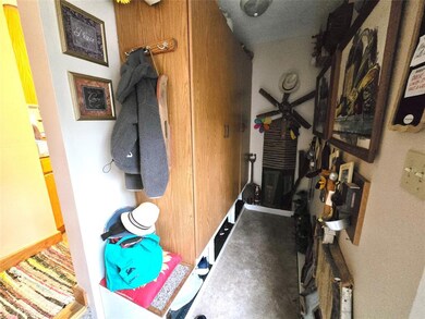 103 S 8th Ave E, Newton, IA 50208 - photo 4