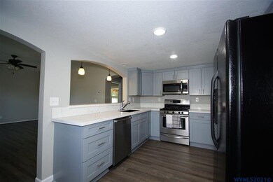 978 Cloverleaf Ln NE, Keizer, OR 97303 - photo 3