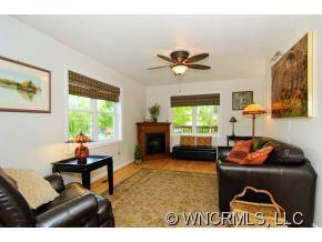 Living Rm w Fireplace