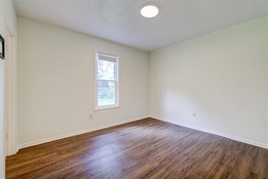 3934 42nd St, Des Moines, IA 50310 - photo 7