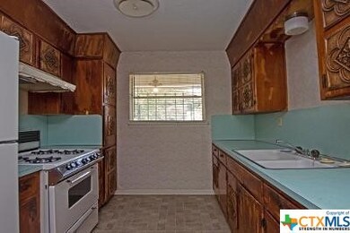 205 Hardeman St, Copperas Cove, TX 76522 - photo 3