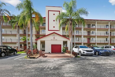 1600 SW 127th Way unit 305C, Pembroke Pines, FL 33027 - photo 3