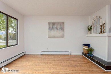 05-Living Room_SOPH7348