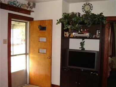 Entry/Foyer.